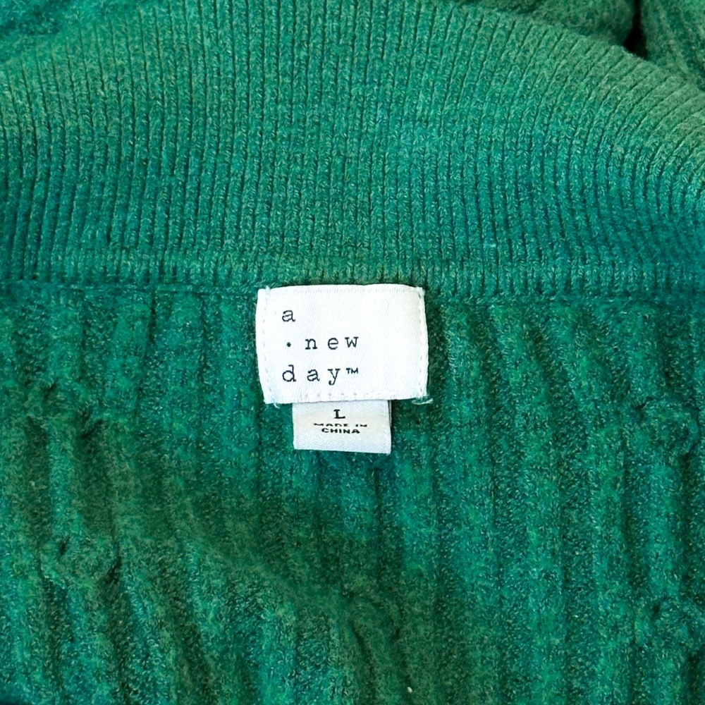 A New Day Green Cable Knit Cardigan Size L - Picture 5 of 6